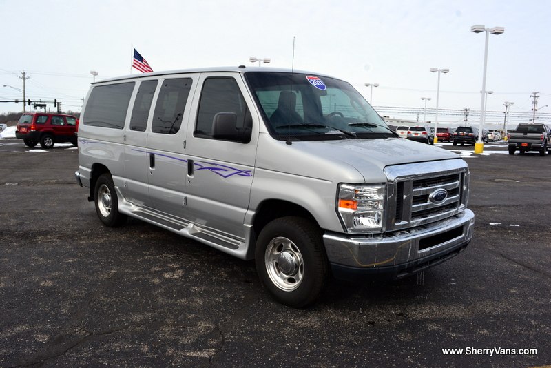 2011 Ford econoline 15 passenger #8