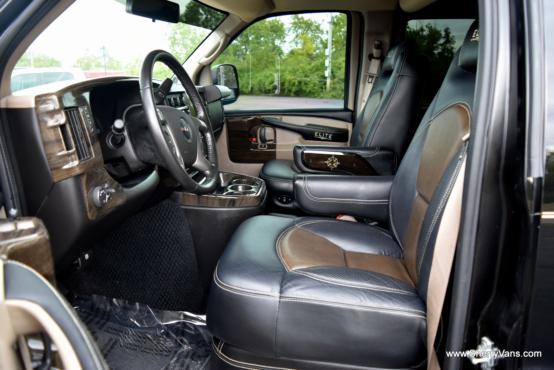 2014 GMC Conversion Van Southern Comfort 9 Passenger CP16126T