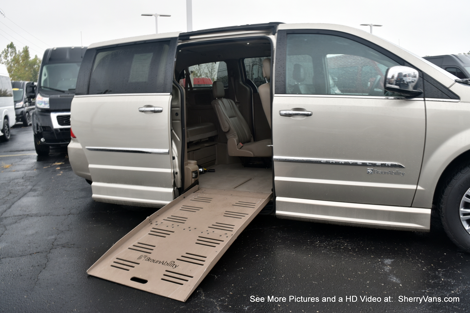 2014 Chrysler Town & Country BraunAbility Mobility CP16388T Conversion Vans For Sale at