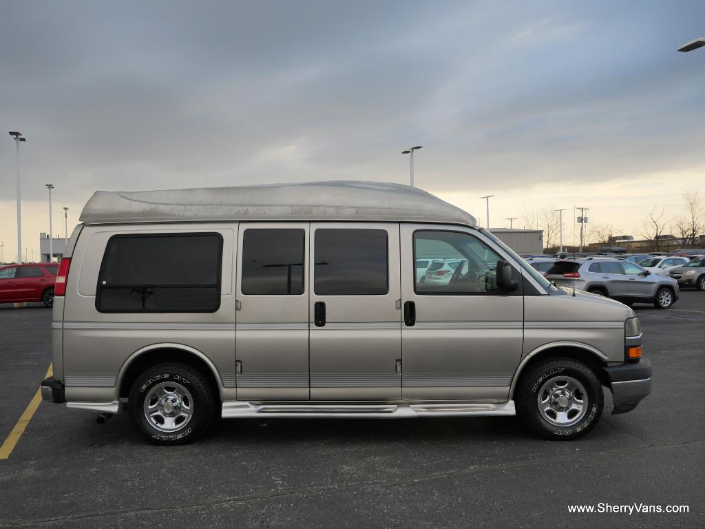 2003 Chevrolet Conversion Van Midwest Vans 7 Passenger CP16462AT