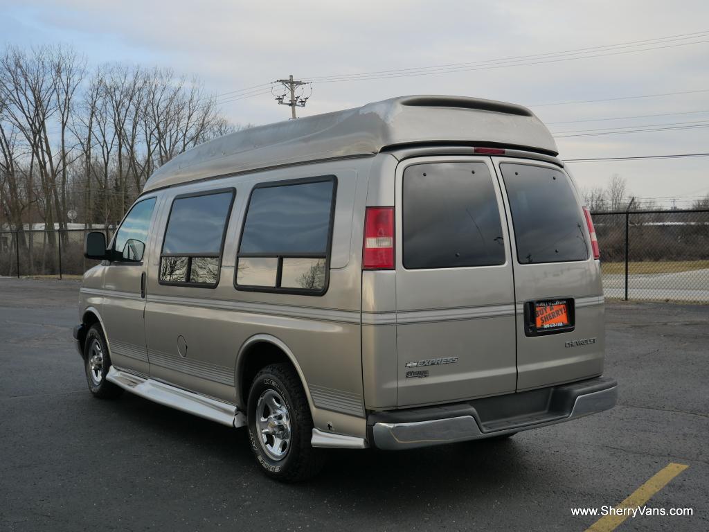 2003 Chevrolet Conversion Van Midwest Vans 7 Passenger CP16462AT
