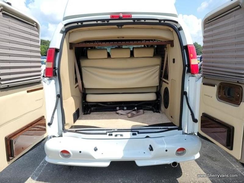 2010 Chevrolet Conversion Van Starcraft 7 Passenger CP16622T