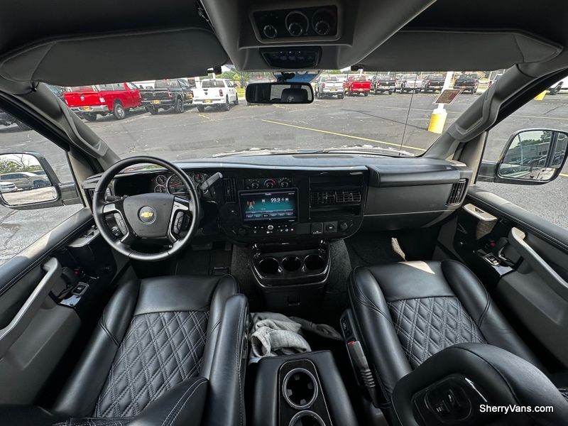 2022 Chevrolet Conversion Van Explorer Vans 9 Passenger CP16988T