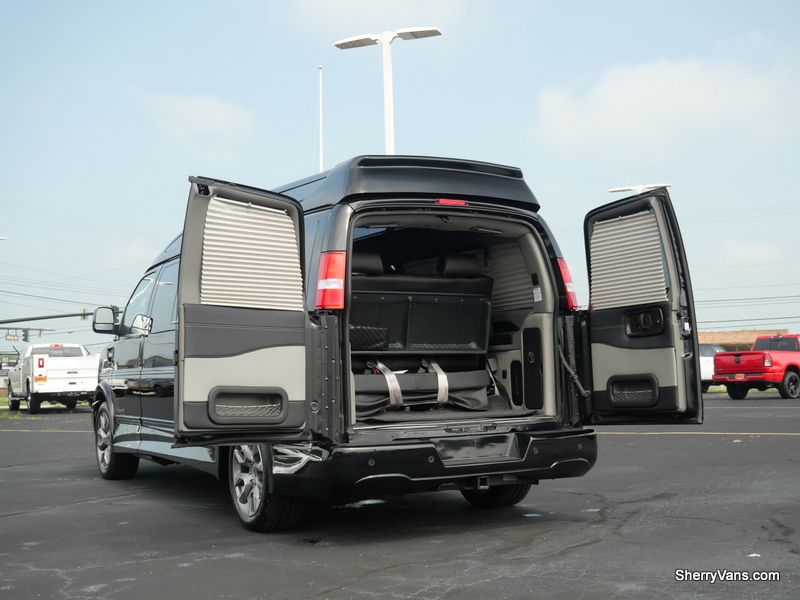 2022 Chevrolet Conversion Van Explorer Vans 9 Passenger CP16988T